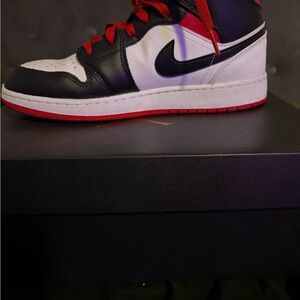 Air Jordan 1 Mid “Gym Red Black Toe